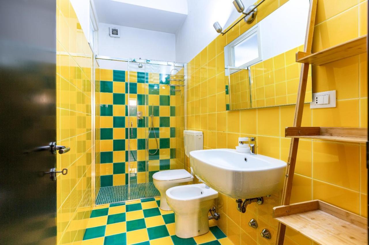 Porta Ticinese Colorful Apartment! Мілан Екстер'єр фото